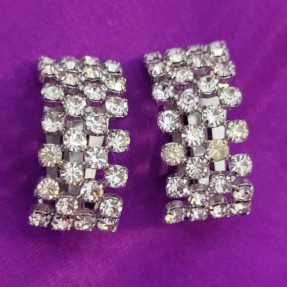 Western Germany Rhinestone Clip On Vintage Earrings ~ Costume Jewelry ~ Sparkle! - Picture 9 of 16